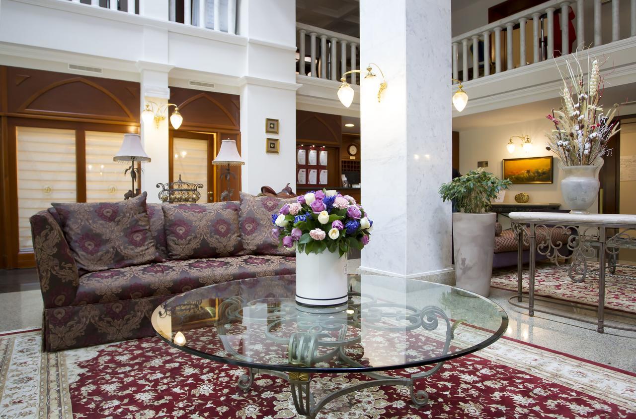 Atyrau Dastan Hotel Bagian luar foto
