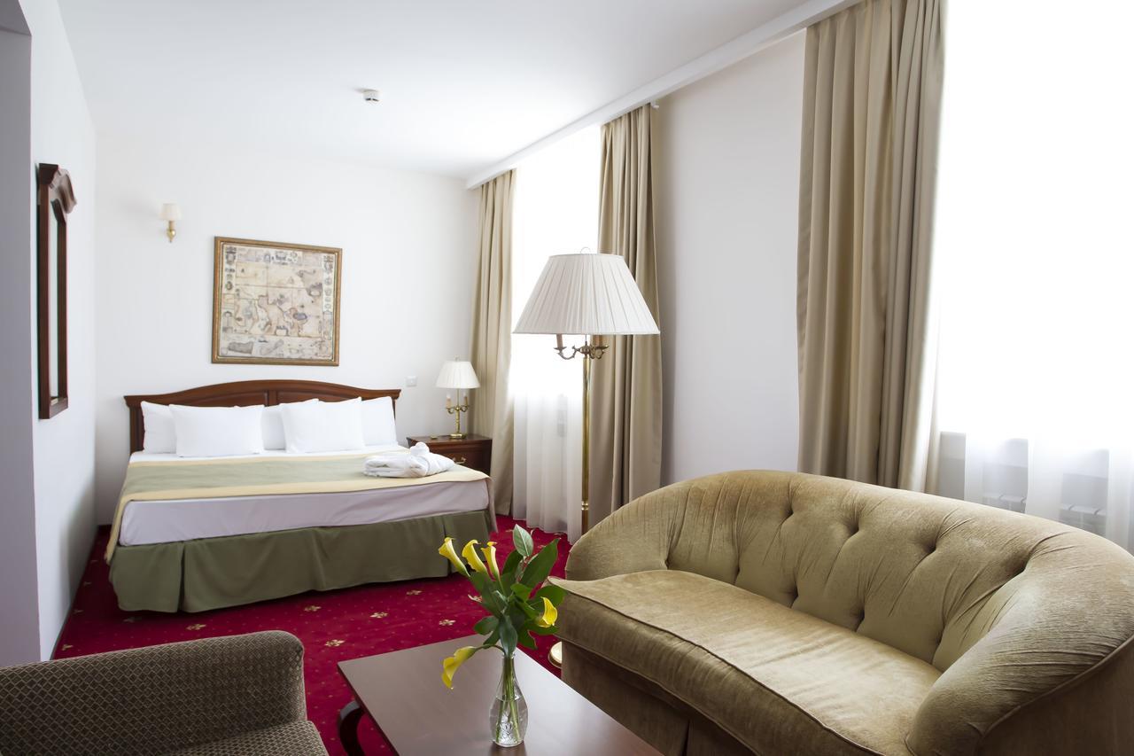 Atyrau Dastan Hotel Bagian luar foto