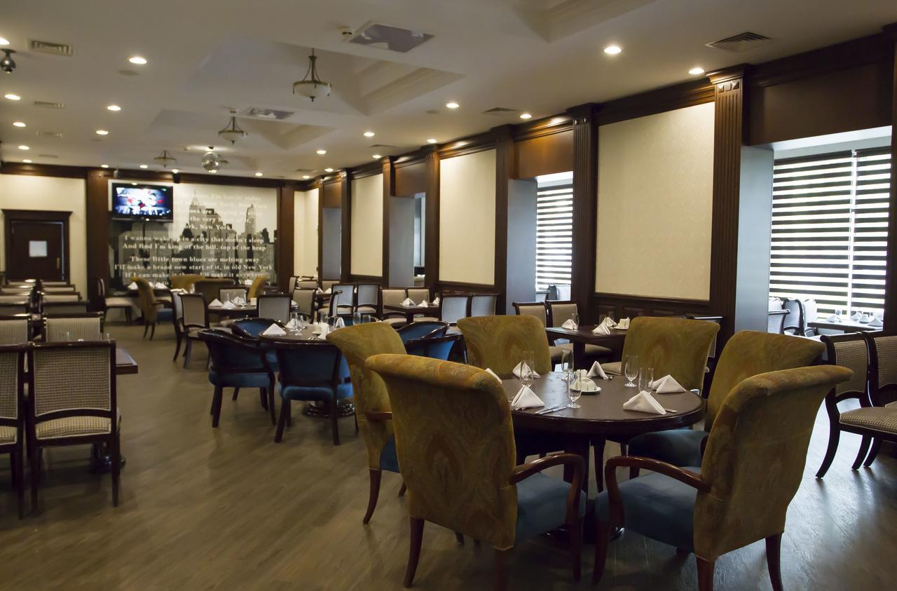 Atyrau Dastan Hotel Bagian luar foto