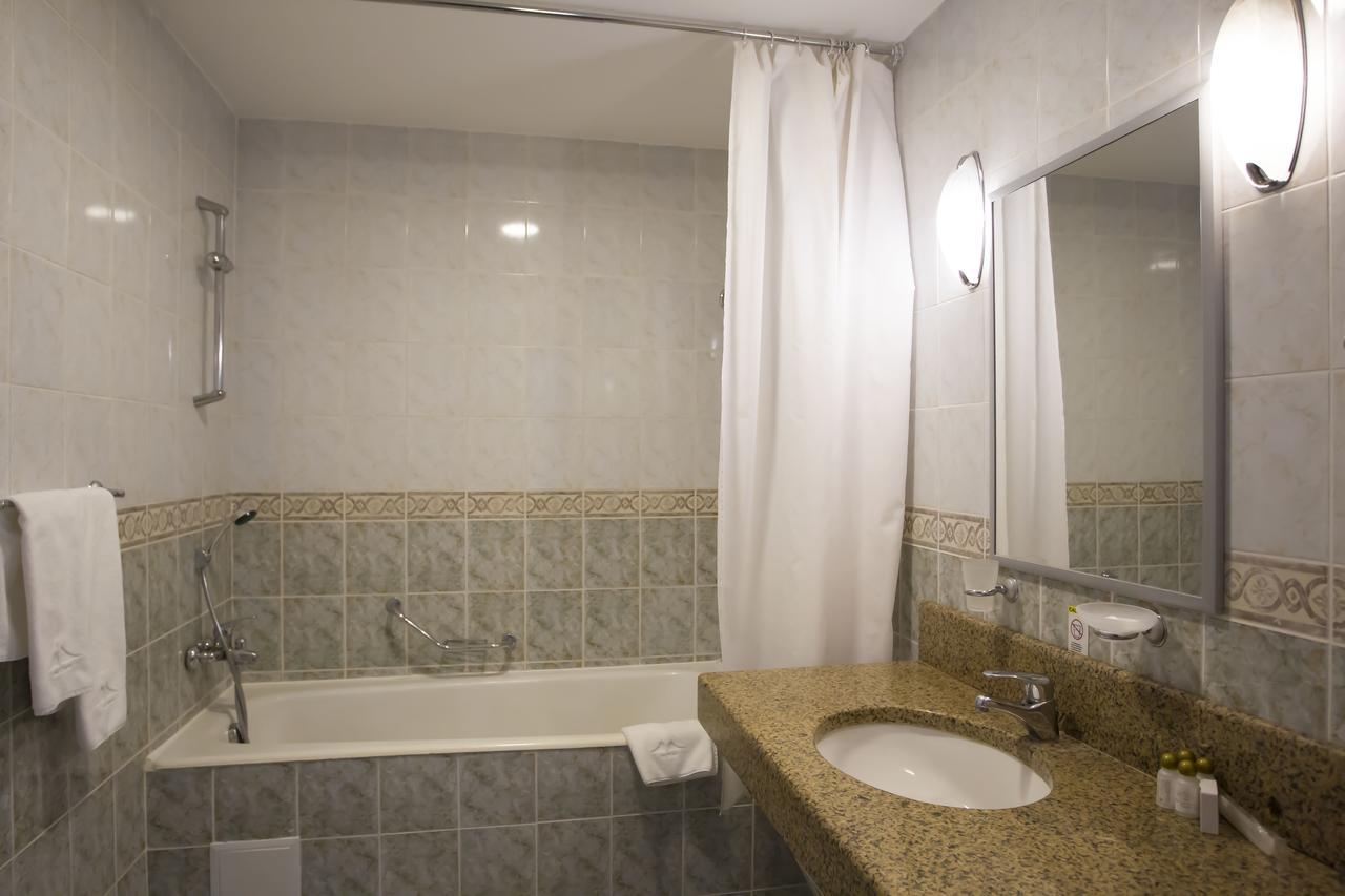 Atyrau Dastan Hotel Bagian luar foto