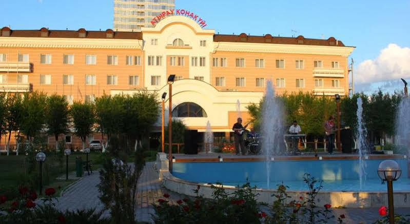 Atyrau Dastan Hotel Bagian luar foto